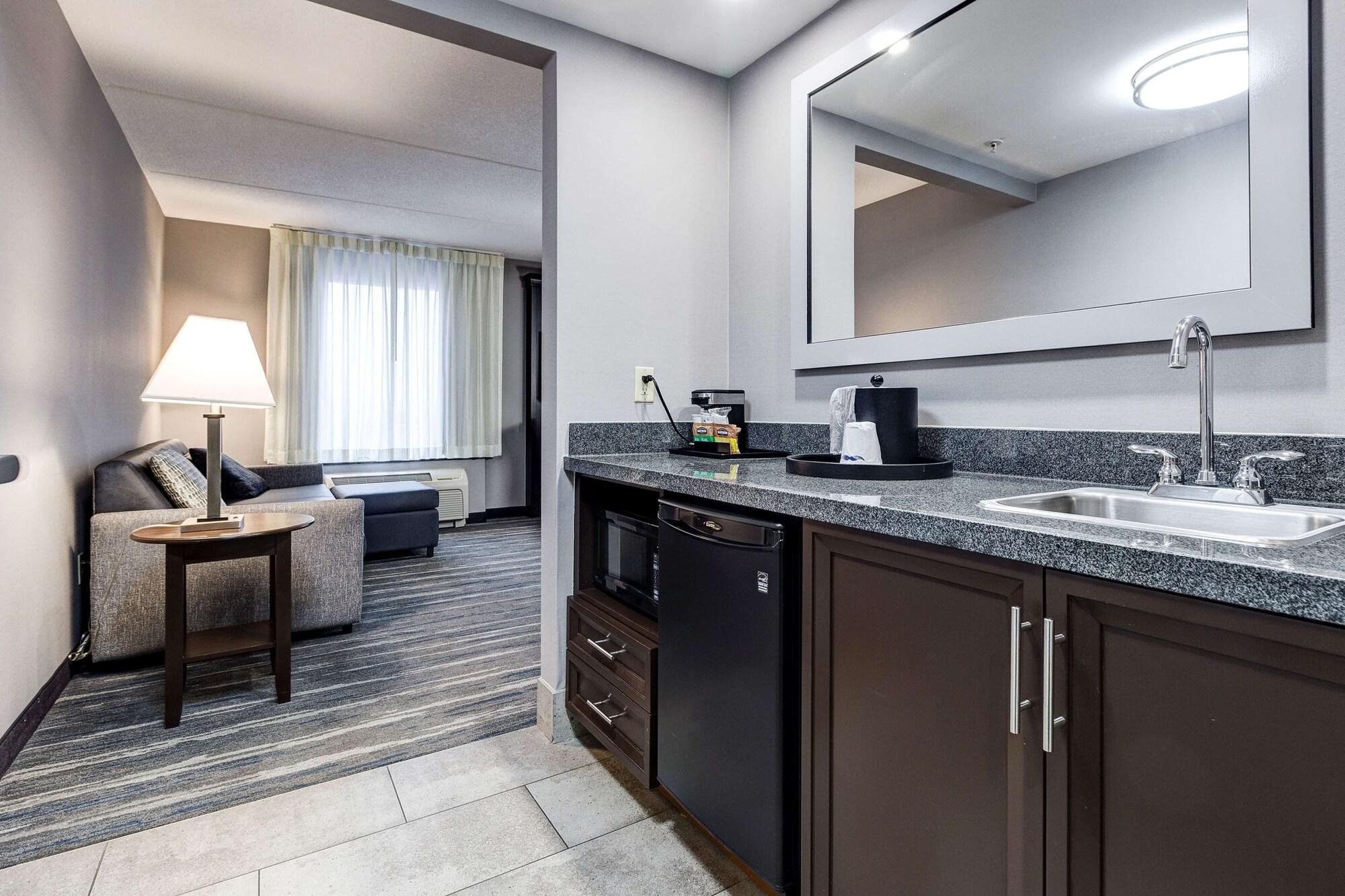 Hampton Inn & Suites By Hilton Брантфорд Екстер'єр фото
